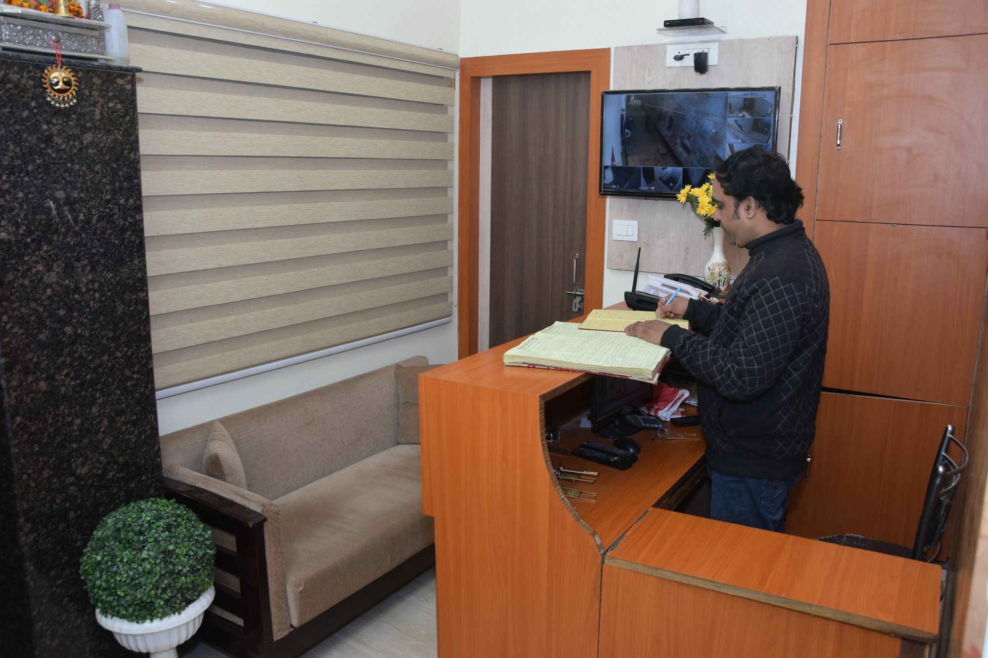 Capital O 11480 Hotel Blue Star Varanasi Exterior foto